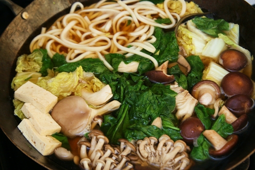 https://savorysweetlife.com/wp-content/uploads/2009/10/hotpotcooking.jpg