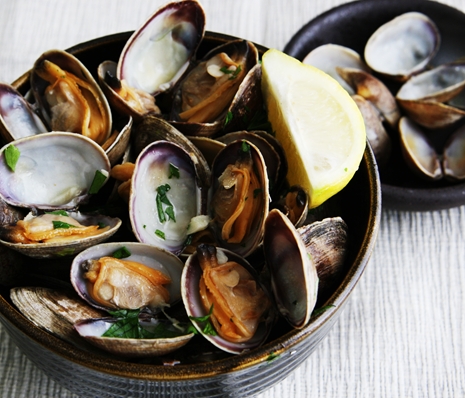 Steamed Clams in White Wine Garlic and Butter Savory Sweet Life