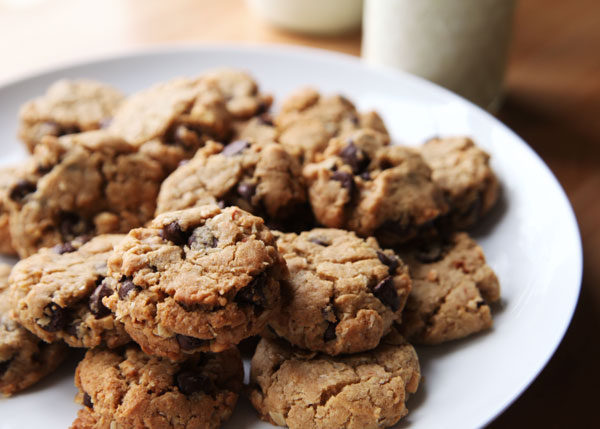 Oatmeal-Peanut-Butter-Chocolate-Chip-Cookies