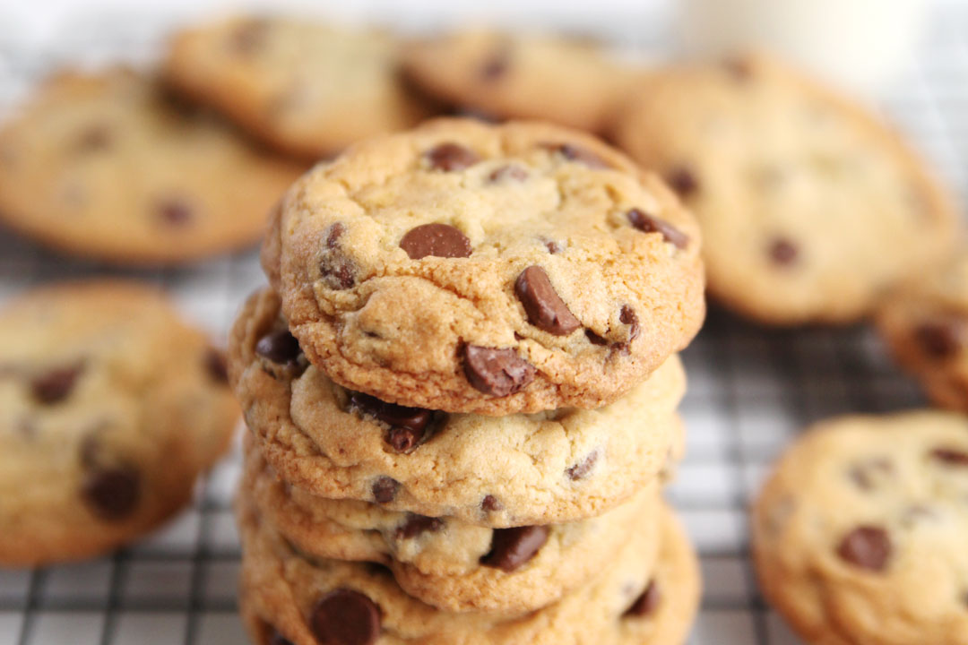 CHOCOLATE CHIP COOKIES – This ‘best chocolate chip cookie recipe’ makes the most perfect homemade chocolate chip cookies! Loaded with chocolate chips, I’ve spent years perfecting how to make chocolate chip cookies that are chewy, soft, and slightly crispy. You’re going to love these easy chocolate chip cookies, the best ever!